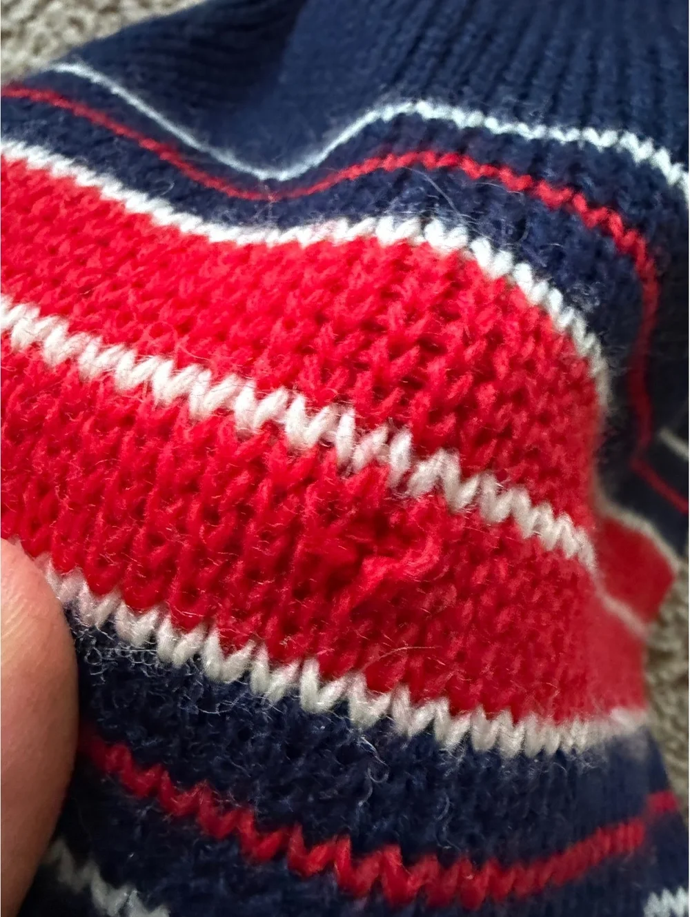 vintage 1970/80s Smiley Brand wool ski beanie classic navy blue red striped pom